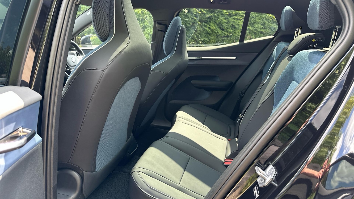 Used Volvo EX30 2025 for sale - 76337520: Photo 16