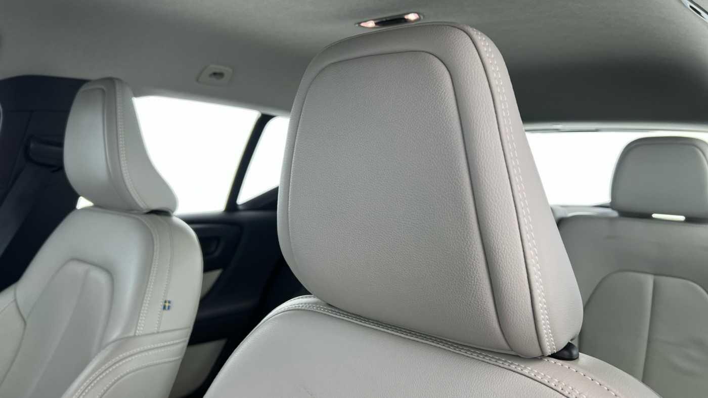 Used Volvo XC40 2021 for sale - 76432536: Photo 11