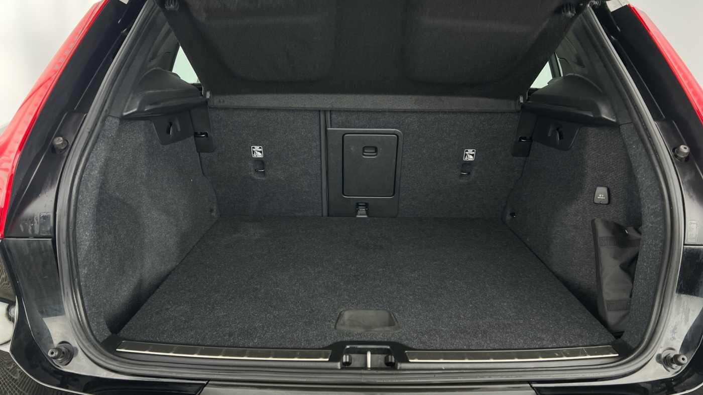 Used Volvo XC40 2021 for sale - 76432536: Photo 5