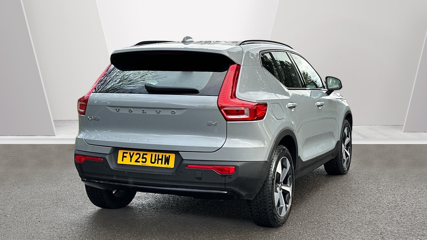 Used Volvo XC40 2025 for sale - 77672988: Photo 2