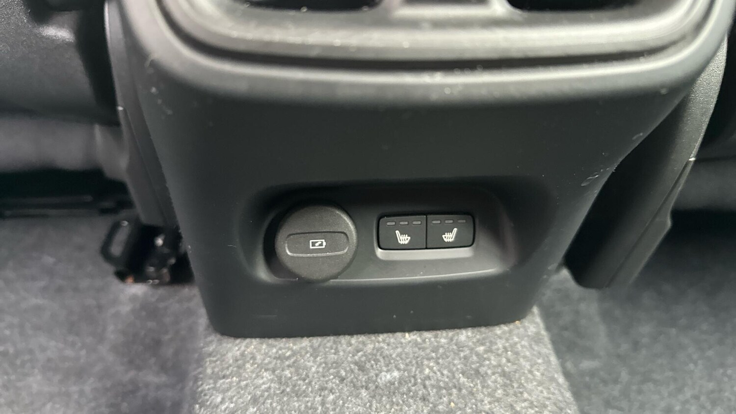 Used Volvo XC40 2025 for sale - 77672988: Photo 23