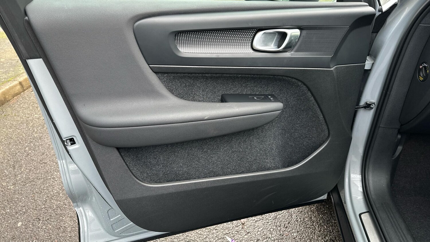 Used Volvo XC40 2025 for sale - 77672988: Photo 28