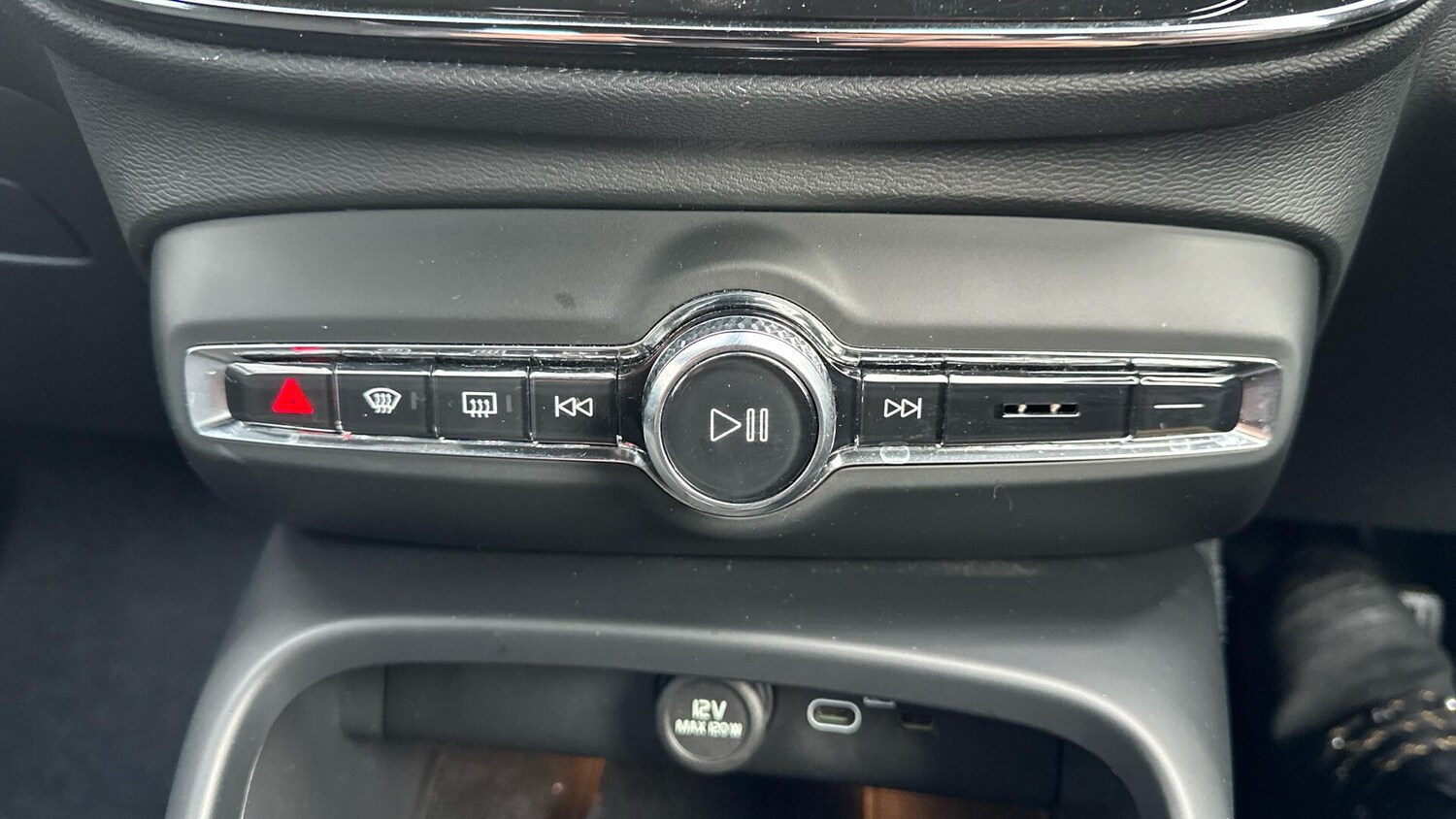 Used Volvo XC40 2025 for sale - 77672988: Photo 38