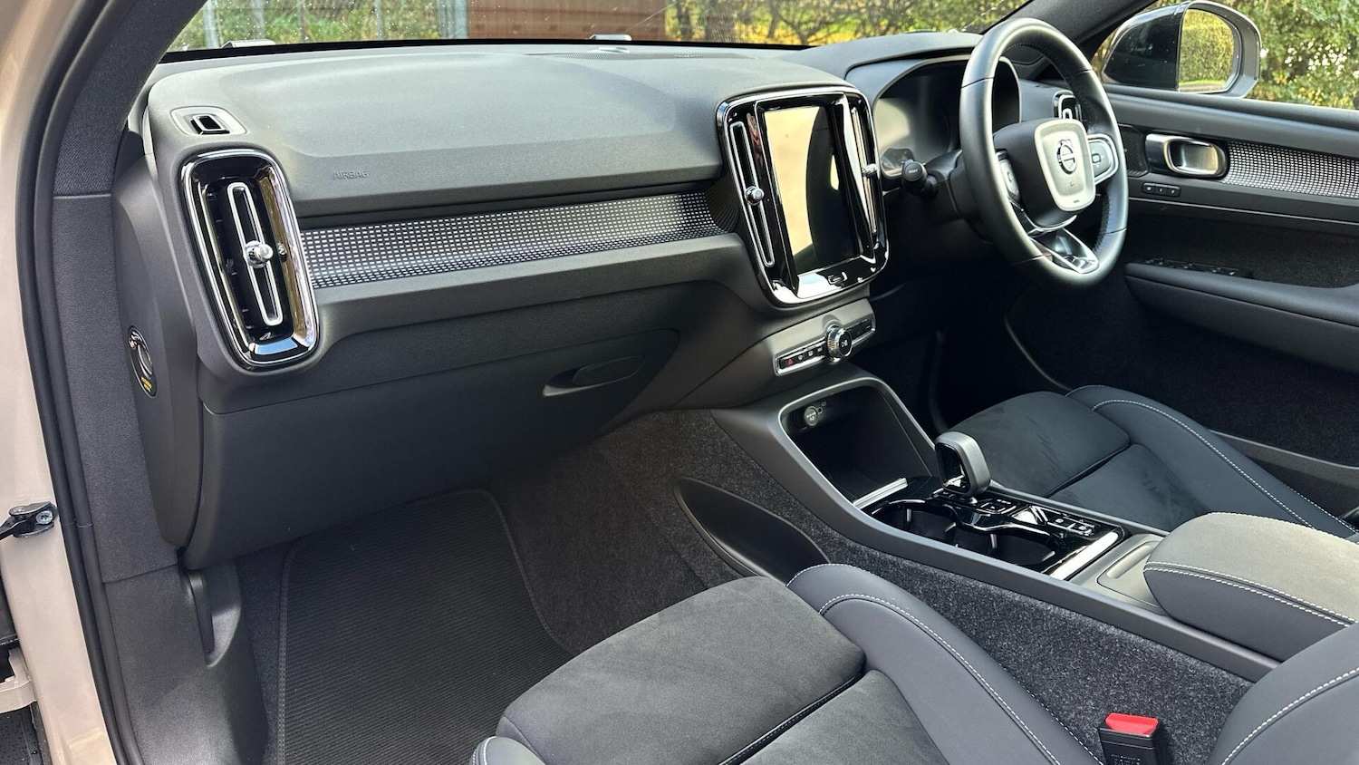 Used Volvo XC40 2024 for sale - 76336665: Photo 14