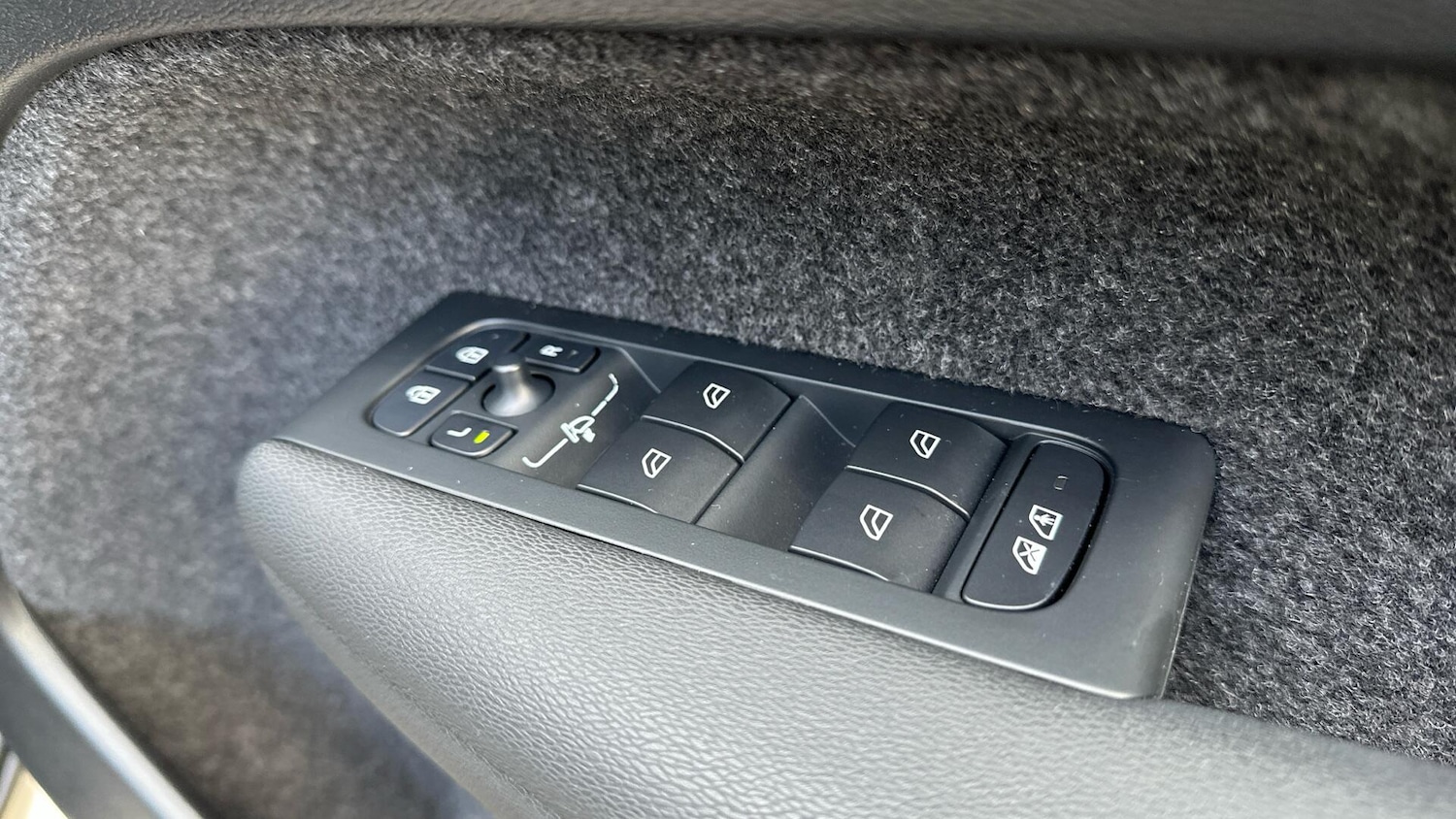 Used Volvo XC40 2024 for sale - 76336665: Photo 22