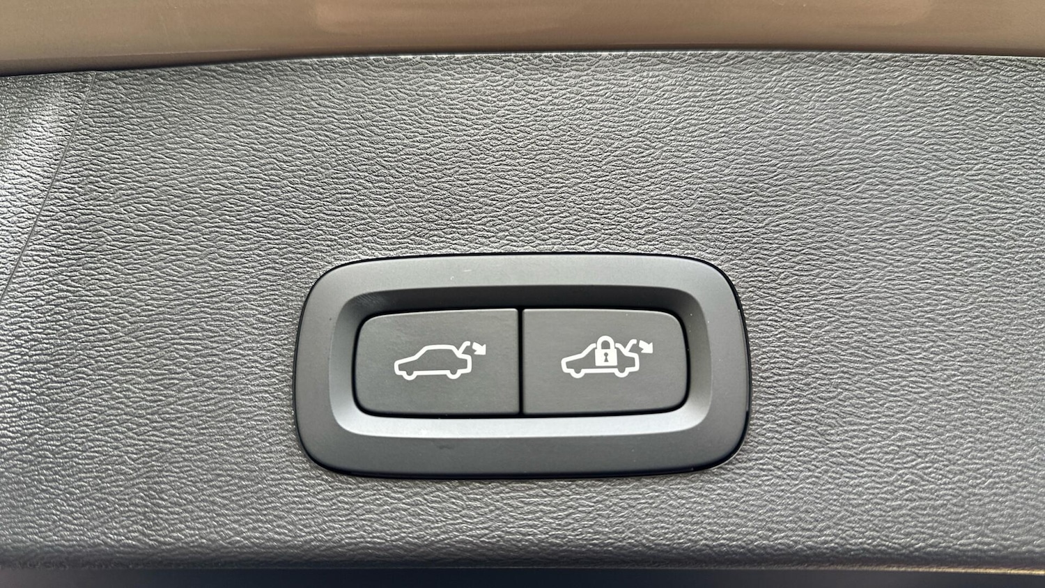 Used Volvo XC40 2024 for sale - 76336665: Photo 25