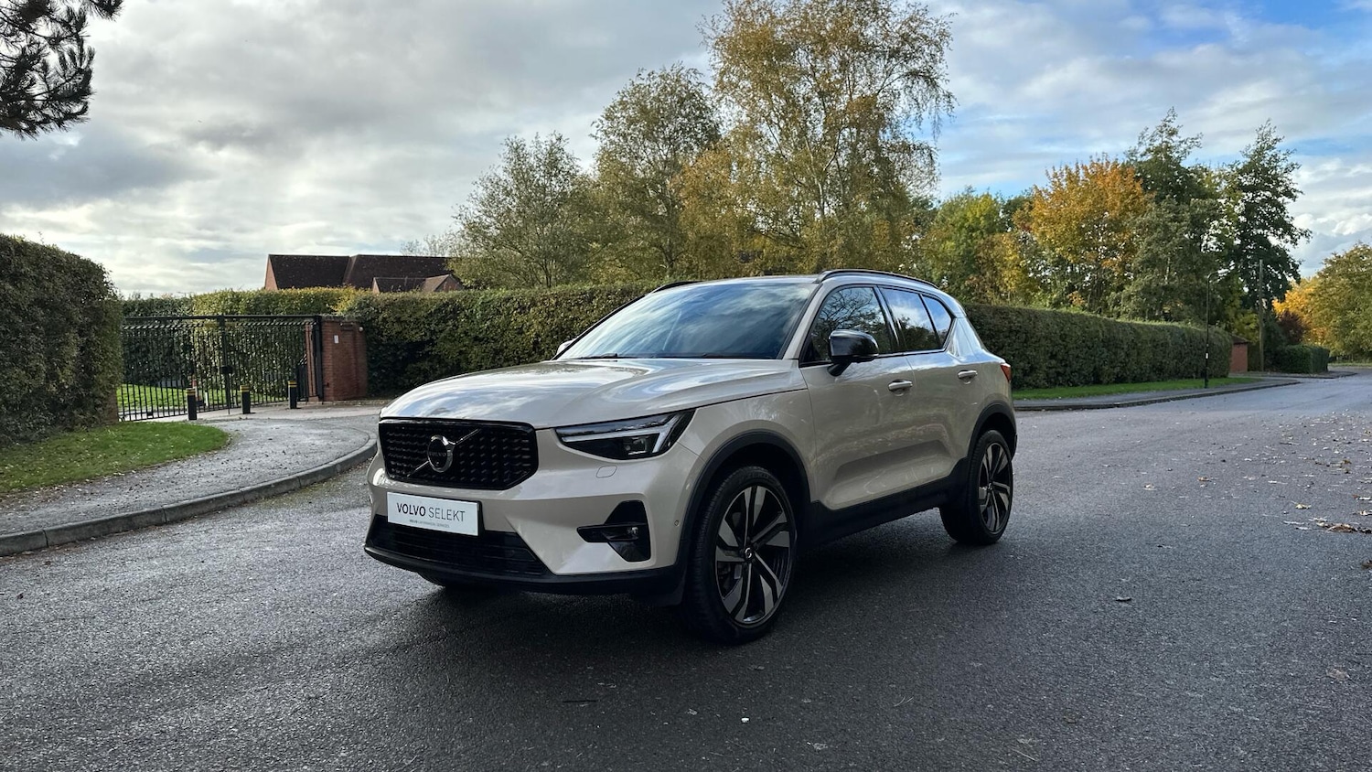 Used Volvo XC40 2024 for sale - 76336665: Photo 3