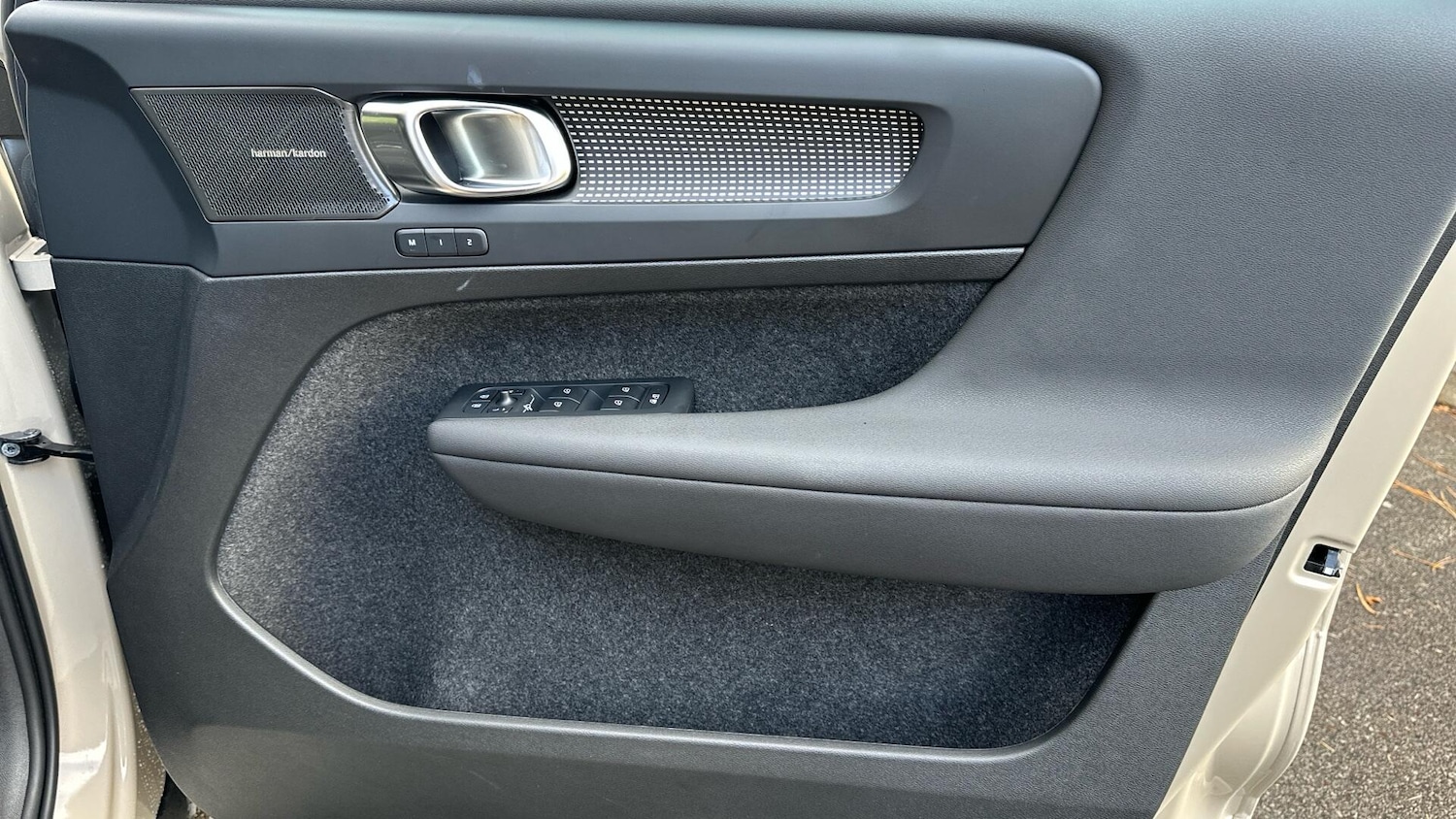 Used Volvo XC40 2024 for sale - 76336665: Photo 30