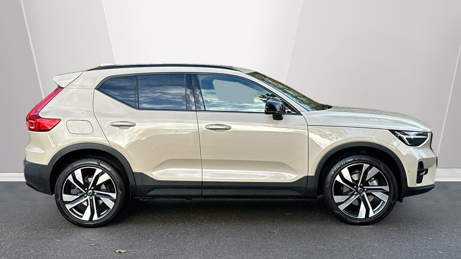 Used Volvo XC40 2024 for sale - 76336665: Photo 8