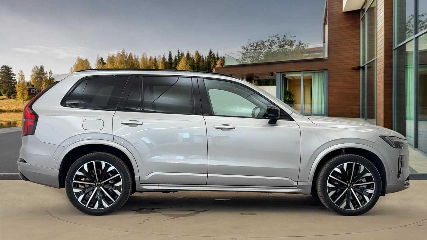 Used Volvo XC90 2025 for sale - 76918630: Photo 2