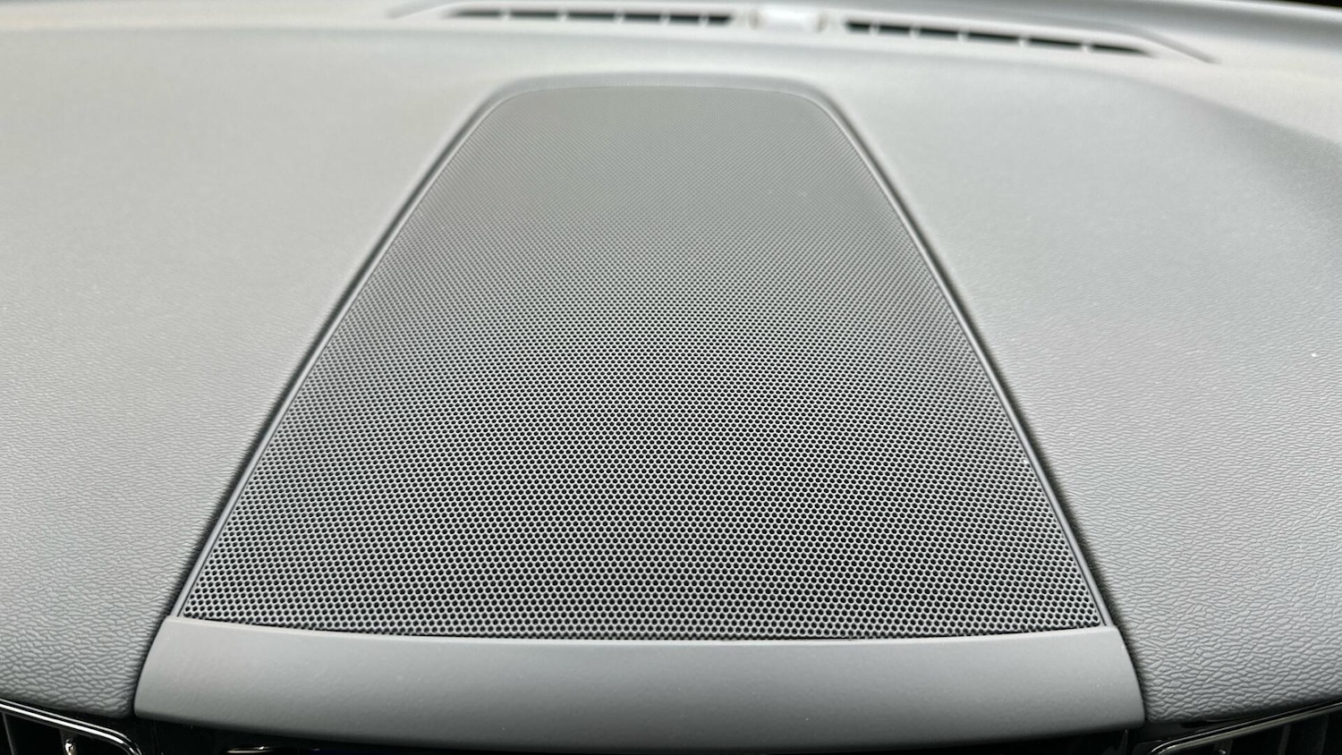 Used Volvo XC60 2022 for sale - 76584637: Photo 48