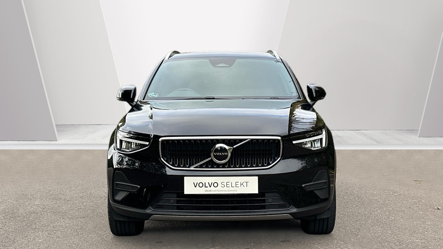 Used Volvo XC40 2022 for sale - 76337510: Photo 2
