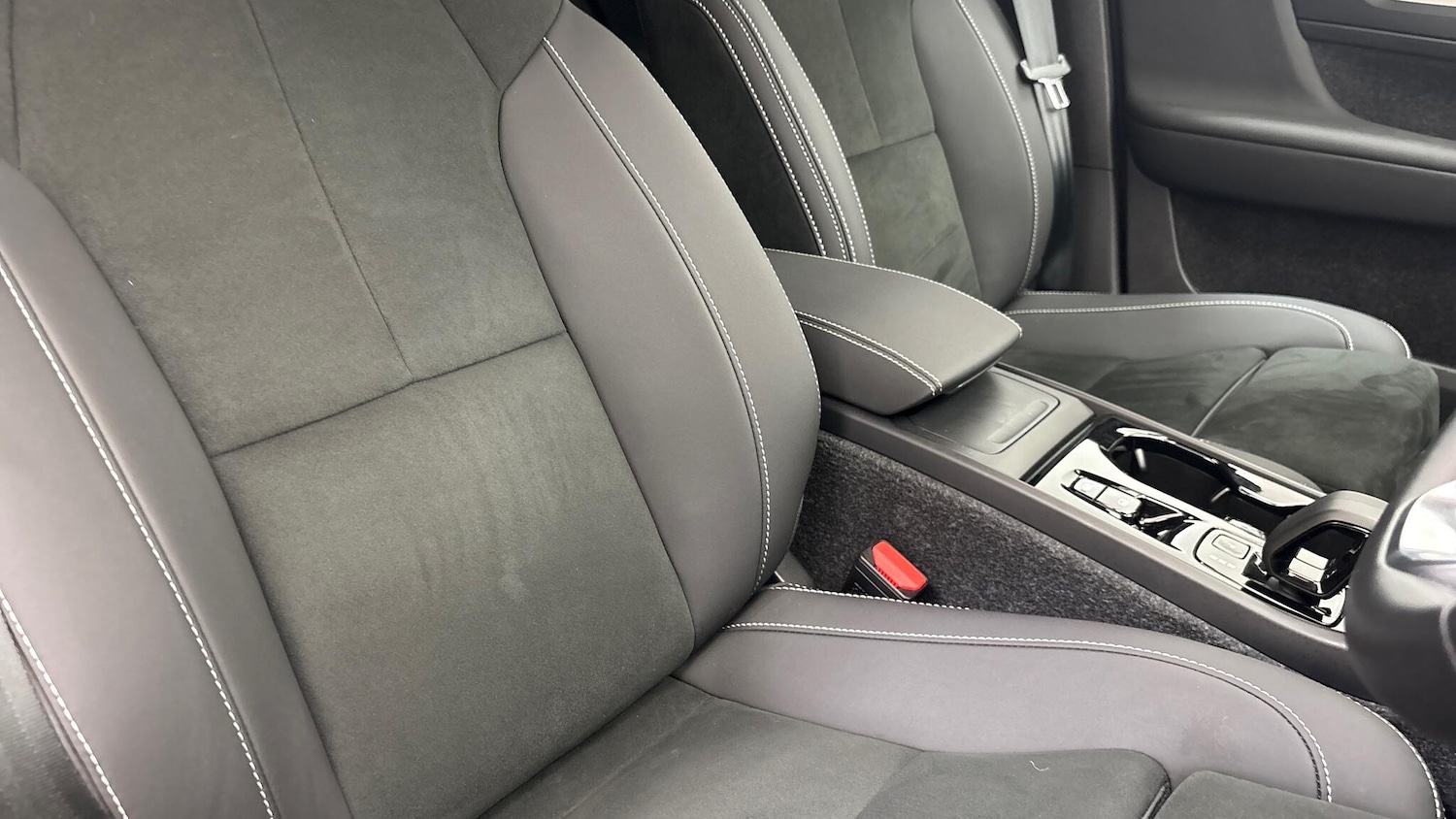 Used Volvo XC40 2025 for sale - 77723195: Photo 28