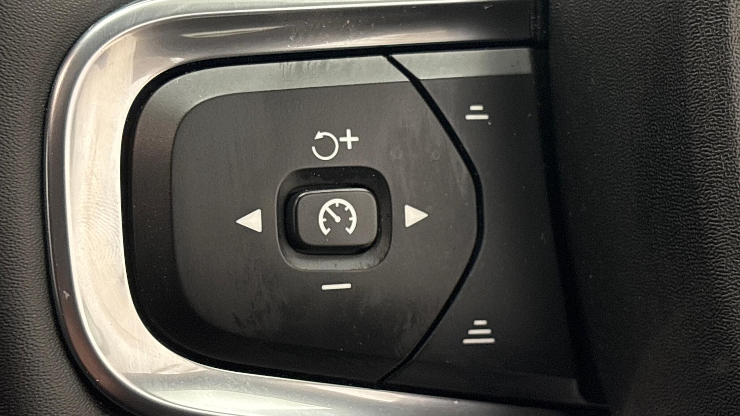 Used Volvo XC40 2025 for sale - 77723195: Photo 30