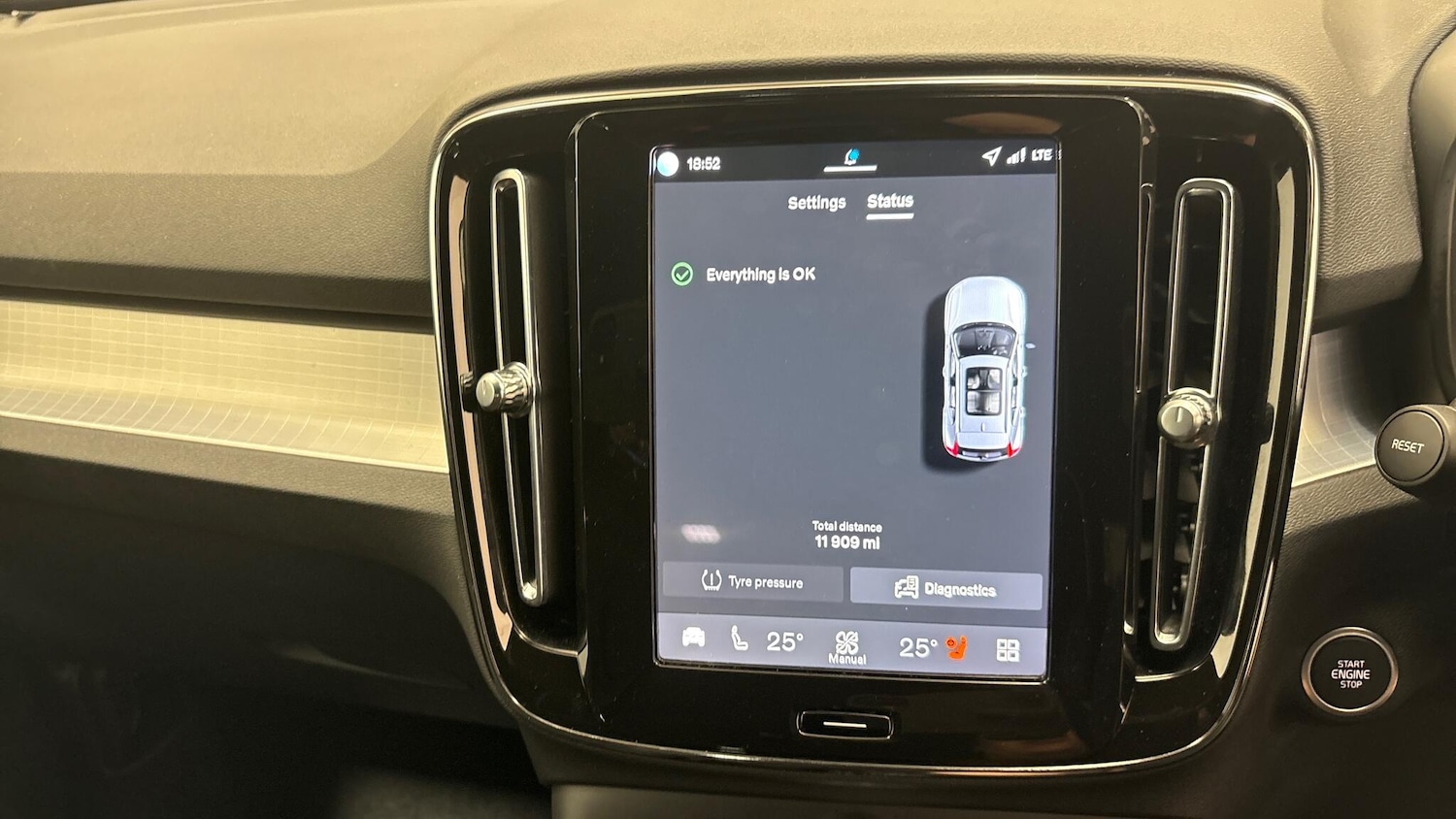 Used Volvo XC40 2025 for sale - 77723195: Photo 33