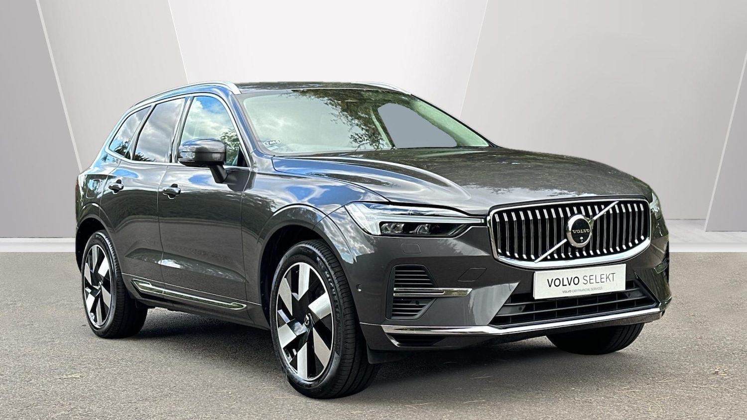 Used Volvo XC60 2024 for sale - 76337601: Photo 1