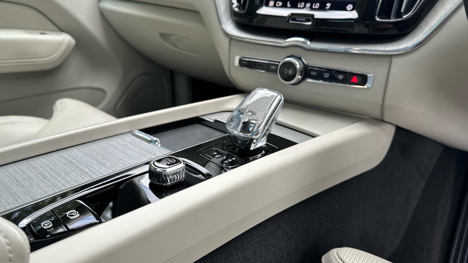 Used Volvo XC60 2024 for sale - 76337601: Photo 14