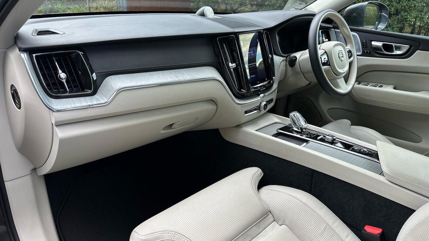 Used Volvo XC60 2024 for sale - 76337601: Photo 15