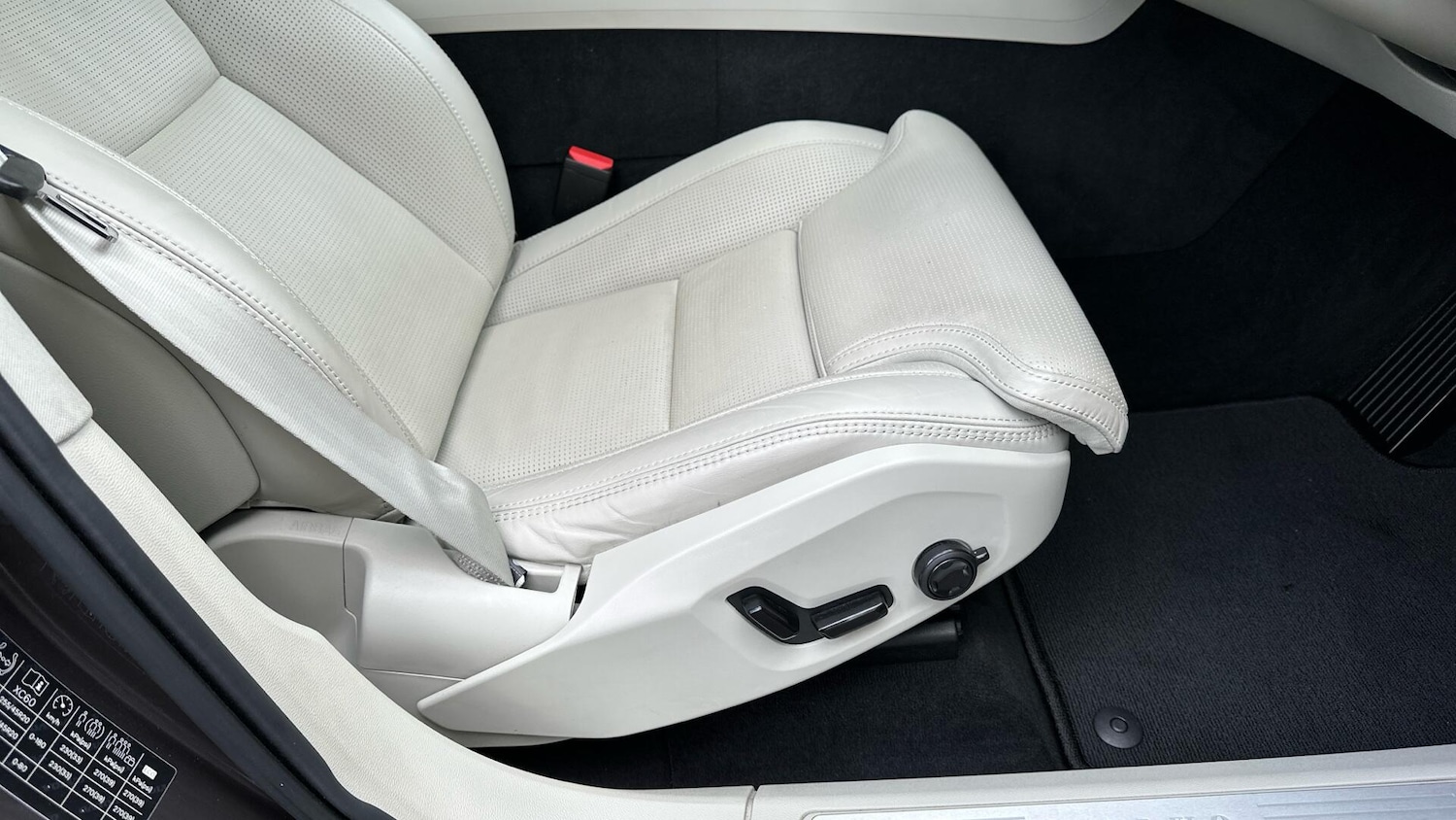 Used Volvo XC60 2024 for sale - 76337601: Photo 17