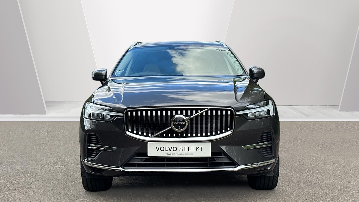 Used Volvo XC60 2024 for sale - 76337601: Photo 2
