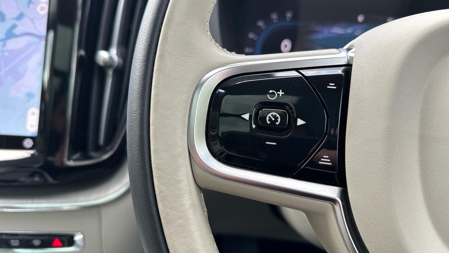 Used Volvo XC60 2024 for sale - 76337601: Photo 21