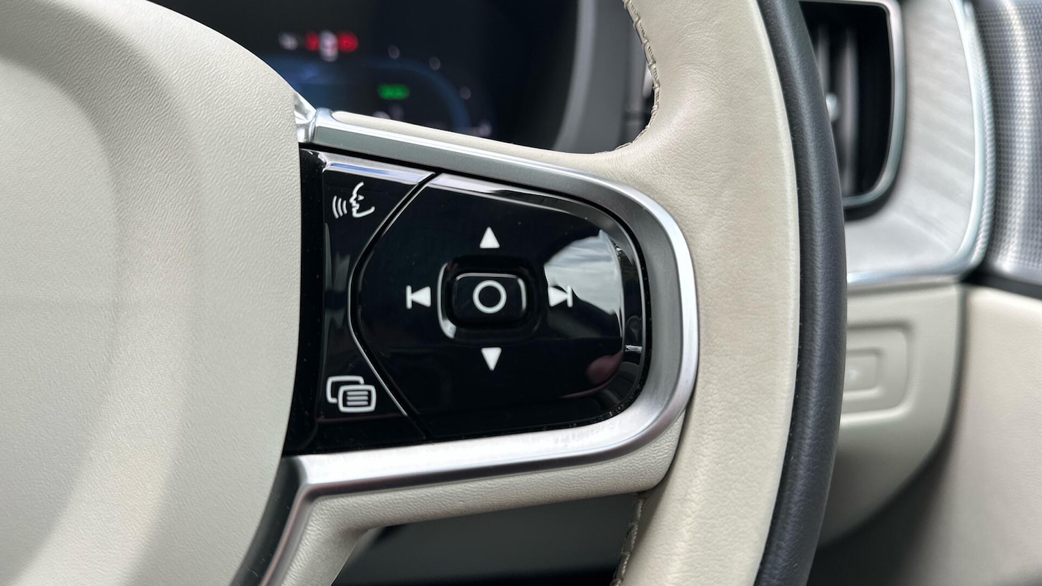 Used Volvo XC60 2024 for sale - 76337601: Photo 22