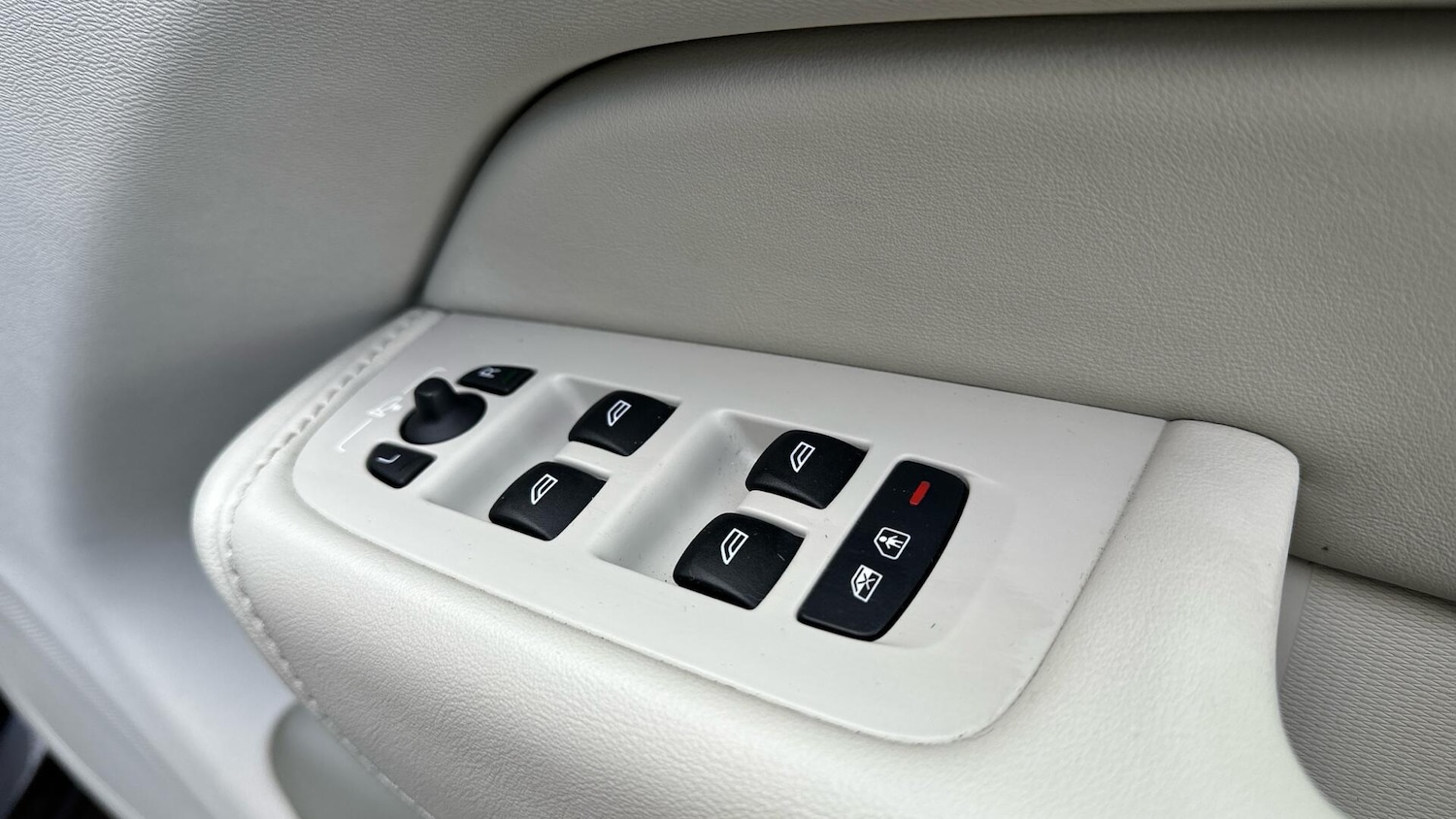 Used Volvo XC60 2024 for sale - 76337601: Photo 24