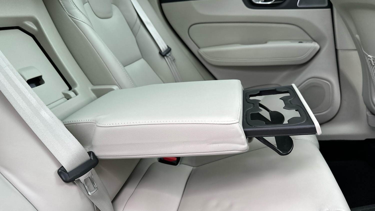 Used Volvo XC60 2024 for sale - 76337601: Photo 48