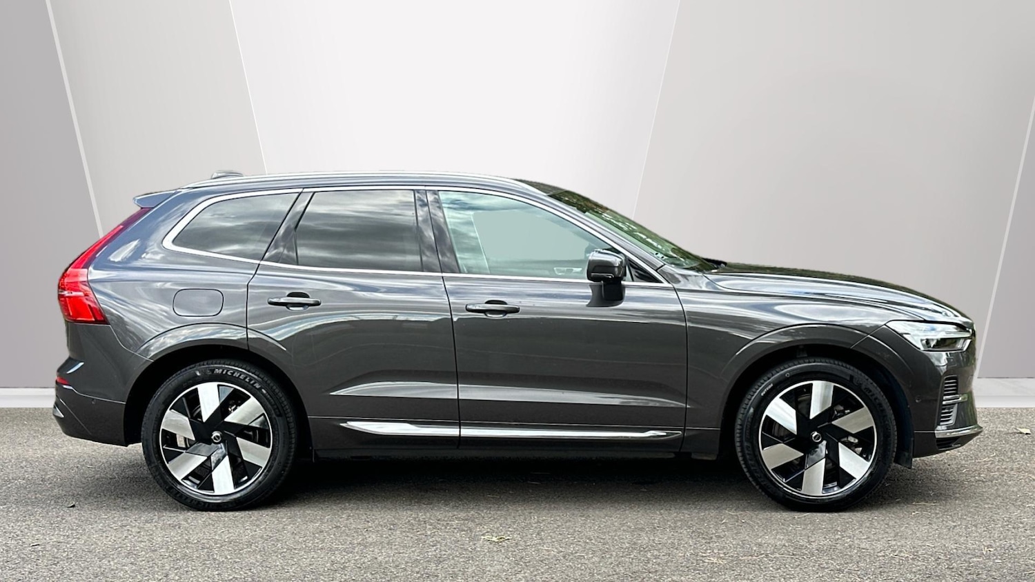 Used Volvo XC60 2024 for sale - 76337601: Photo 8