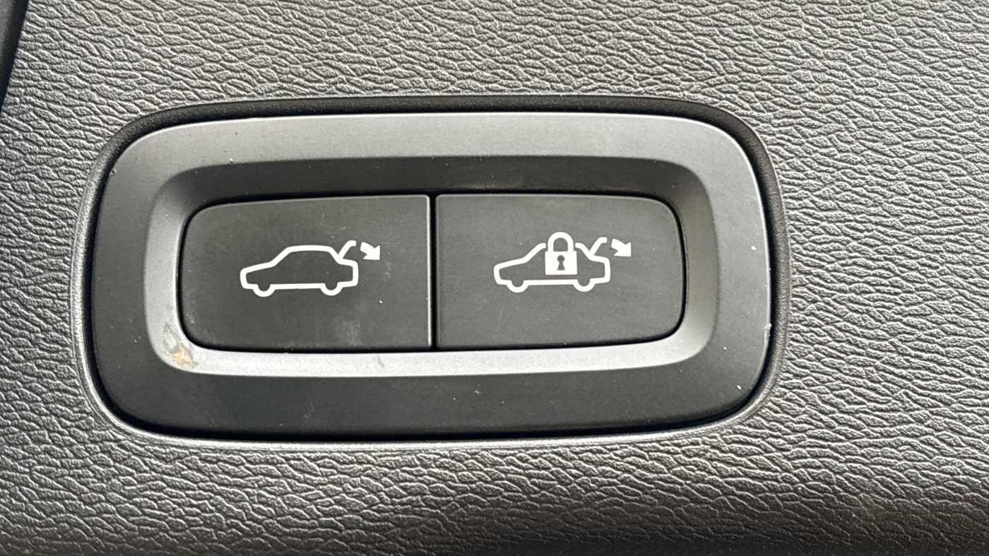 Used Volvo XC60 2021 for sale - 77940491: Photo 16