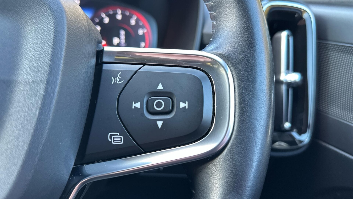 Used Volvo XC40 2019 for sale - 76527932: Photo 22