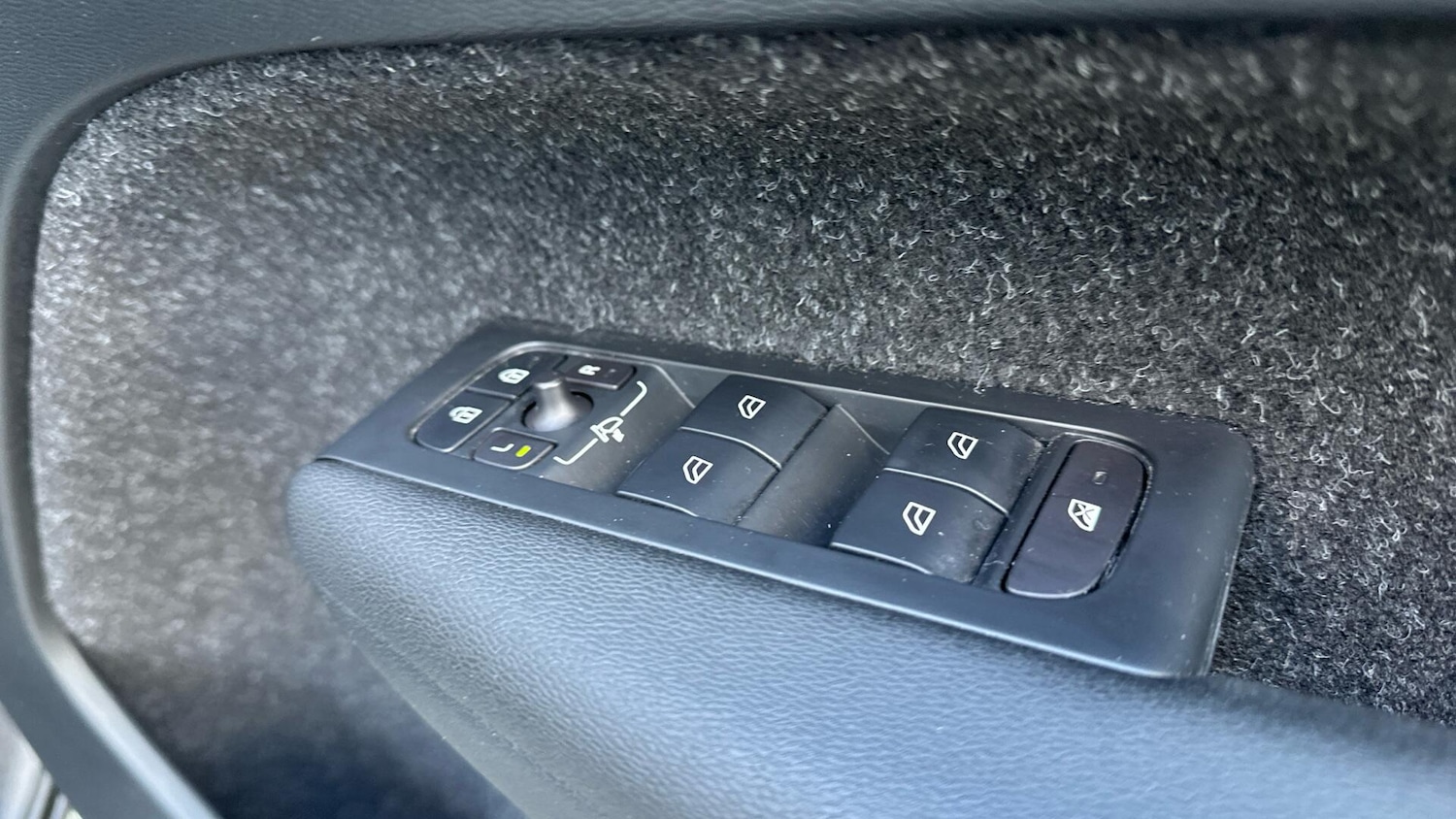 Used Volvo XC40 2019 for sale - 76527932: Photo 24