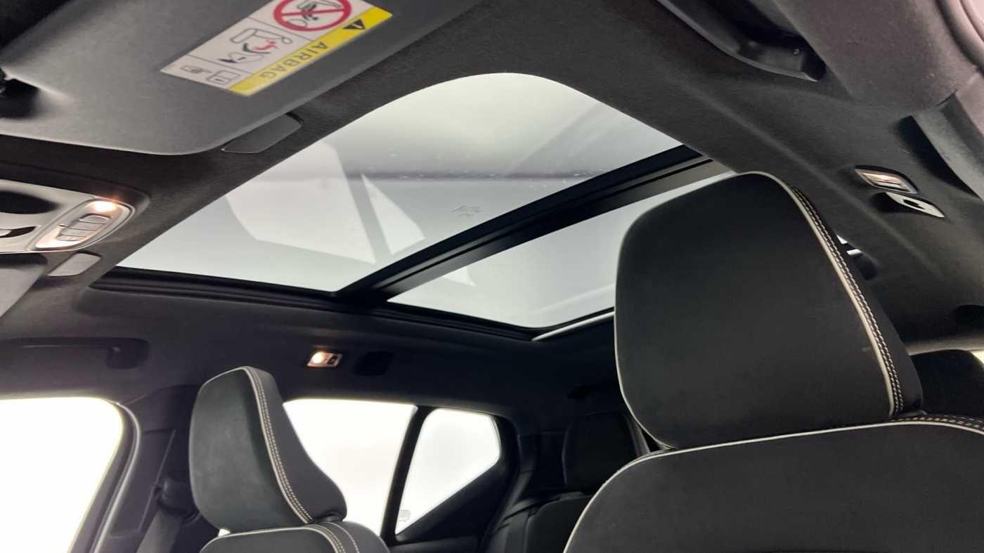 Used Volvo XC40 2021 for sale - 76433031: Photo 11