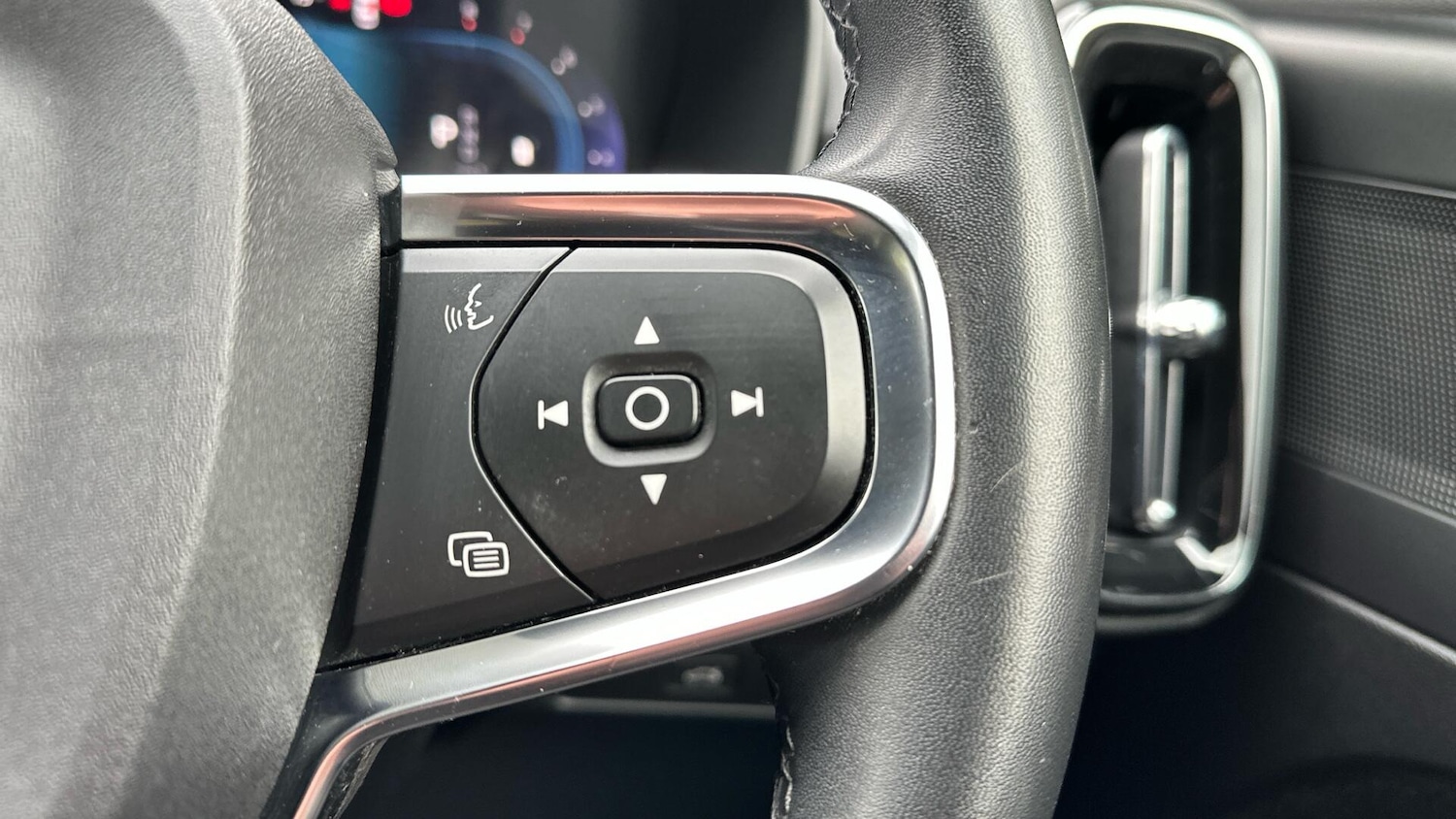 Used Volvo XC40 for sale - 77242455: Photo 21