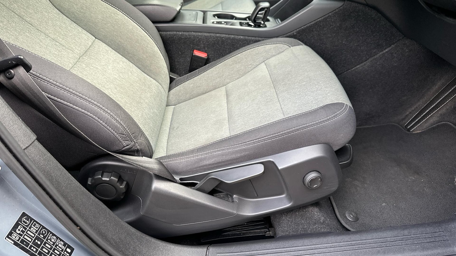 Used Volvo XC40 for sale - 77242455: Photo 29