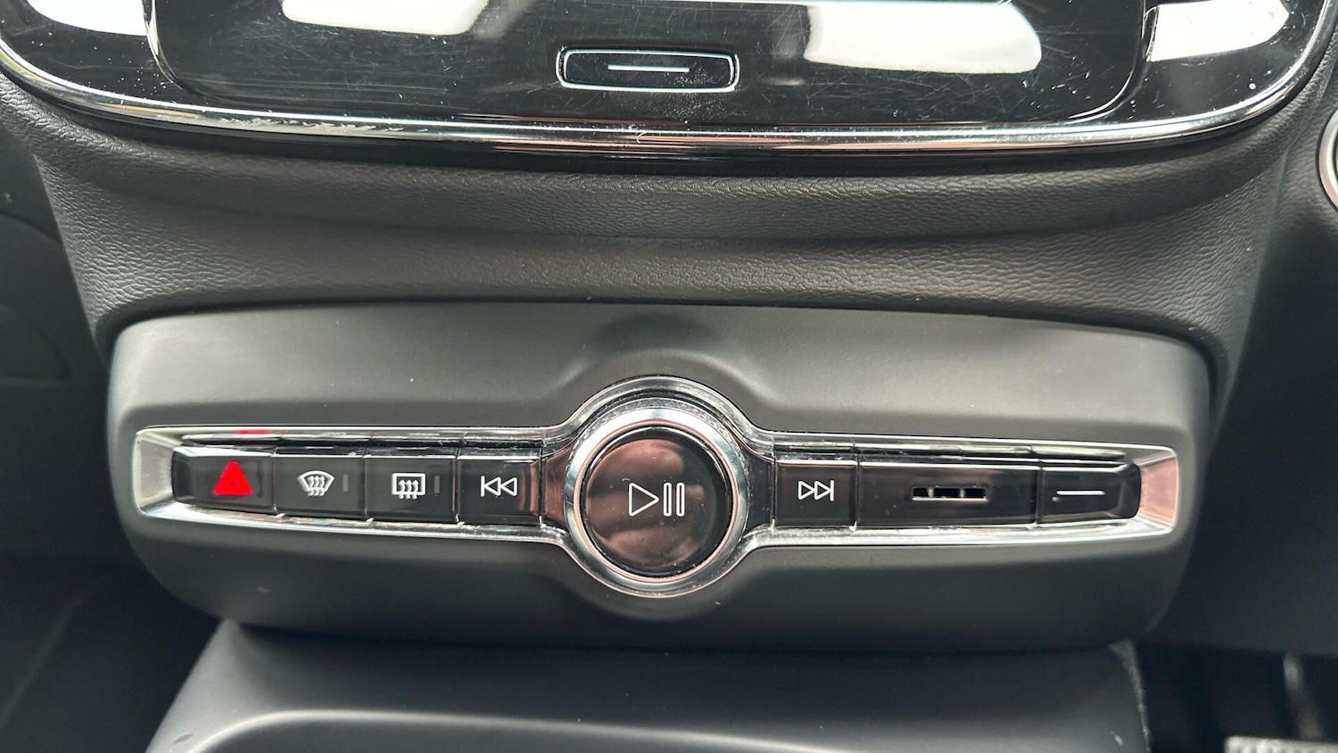 Used Volvo XC40 for sale - 77242455: Photo 46