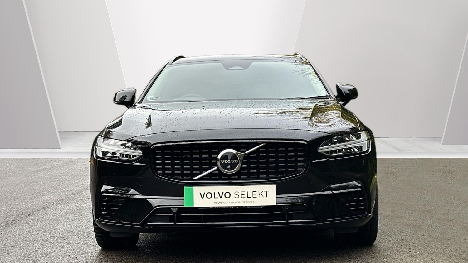 Used Volvo V90 2024 for sale - 76336445: Photo 2