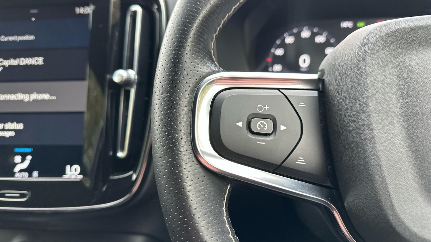 Used Volvo XC40 2021 for sale - 76337103: Photo 21