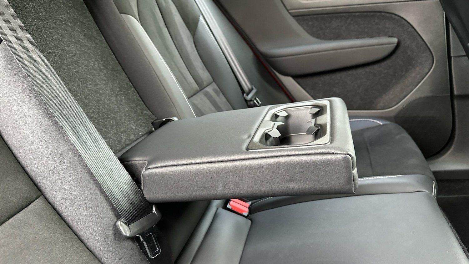 Used Volvo XC40 2021 for sale - 76337103: Photo 33