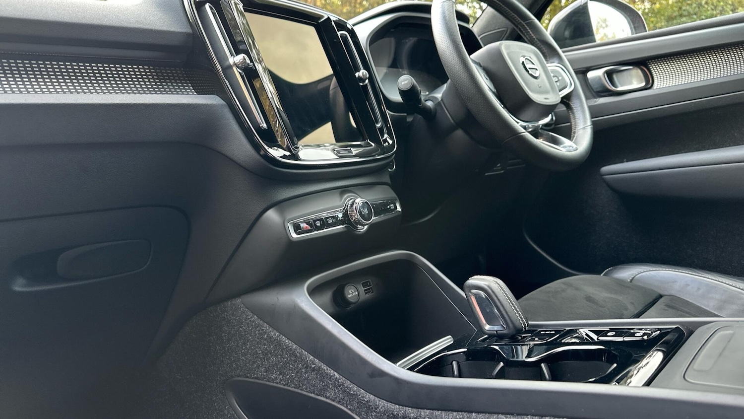 Used Volvo XC40 2021 for sale - 76337103: Photo 39