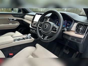 Used Volvo XC90 2025 for sale - 77672986: Photo