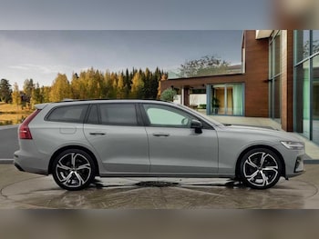 Used Volvo V60 2025 for sale - 77672917: Photo