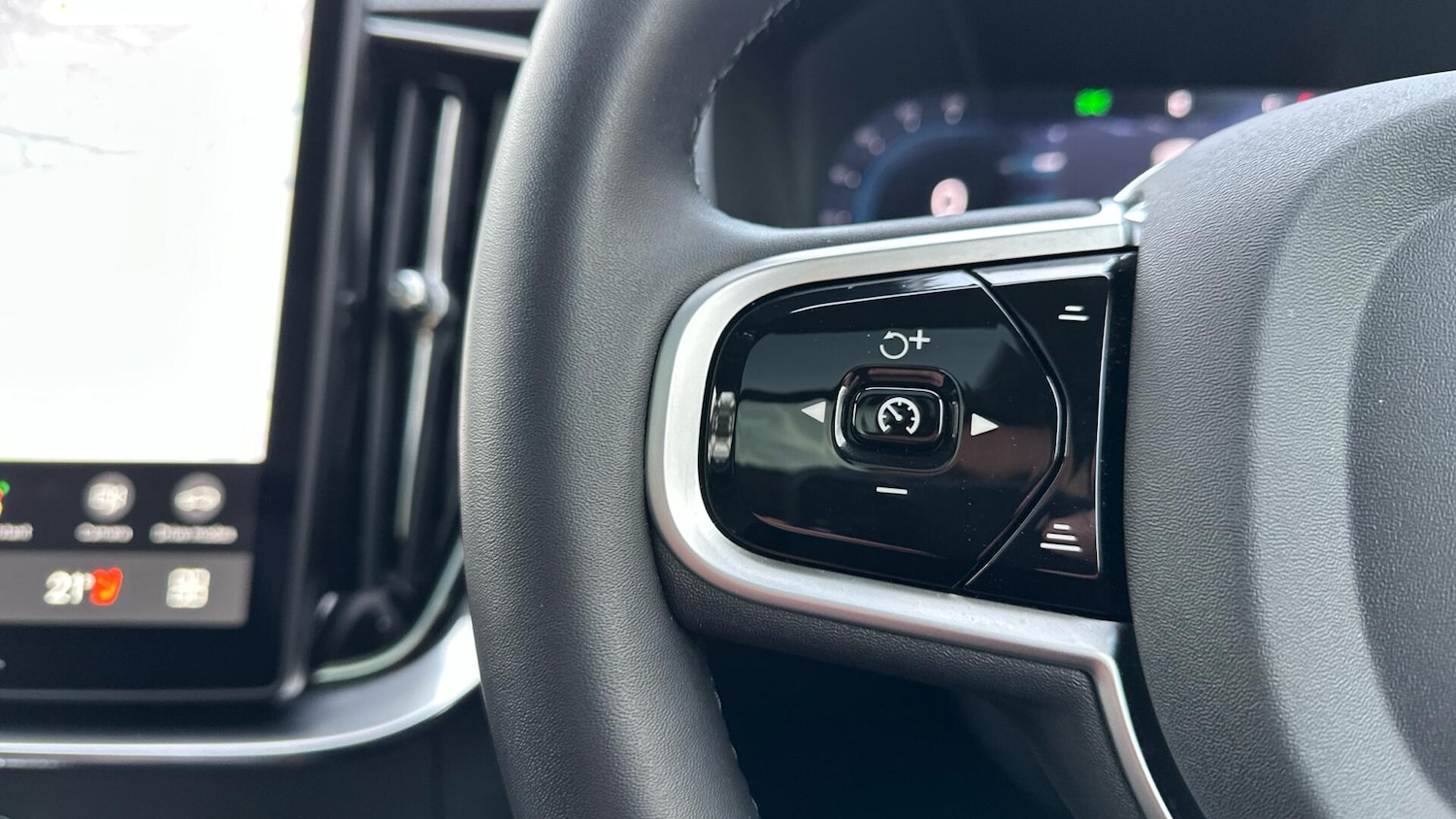 Used Volvo XC90 2025 for sale - 77057348: Photo 21