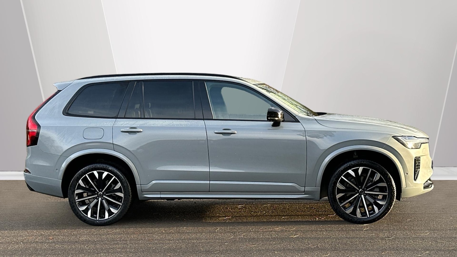 Used Volvo XC90 2025 for sale - 77057348: Photo 3