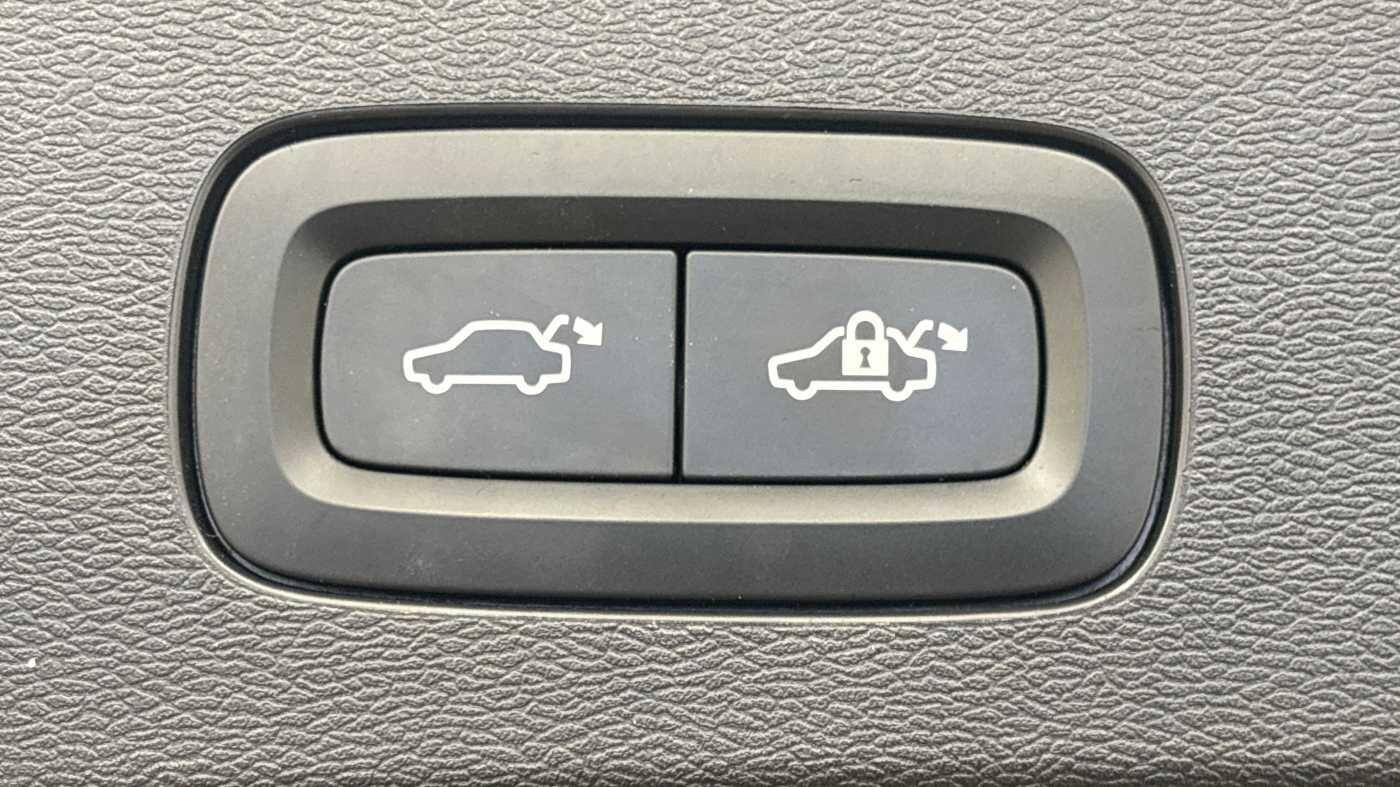 Used Volvo V60 2025 for sale - 78035164: Photo 19