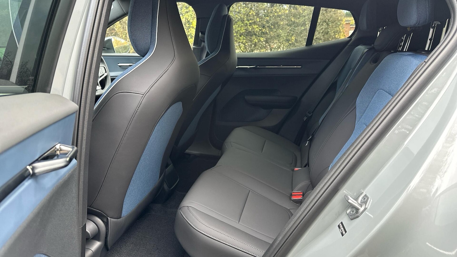 Used Volvo EX30 2025 for sale - 76337122: Photo 31