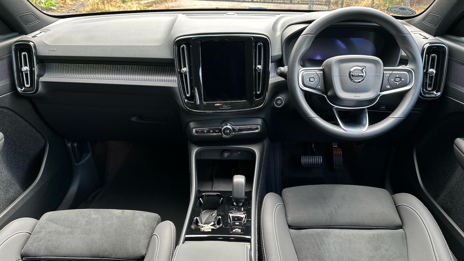 Used Volvo XC40 2025 for sale - 77040849: Photo 13