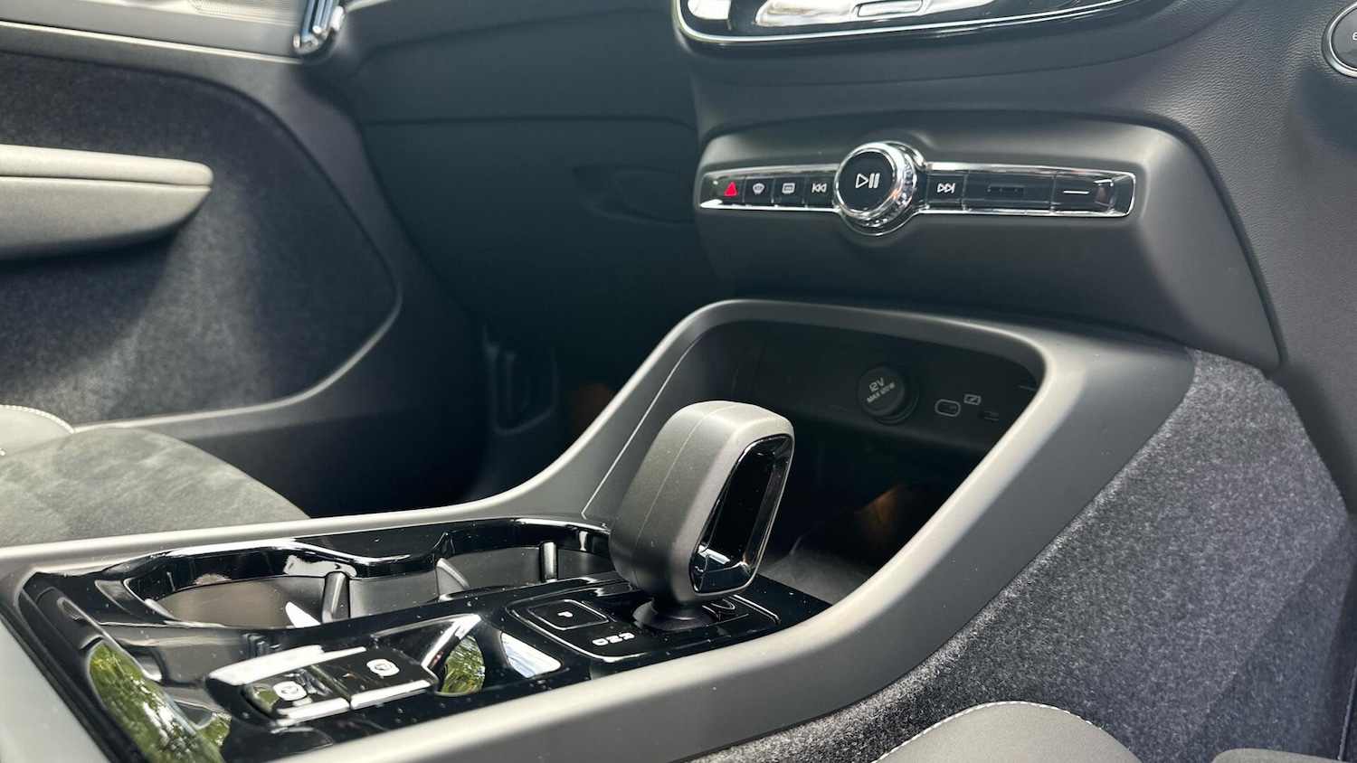 Used Volvo XC40 2025 for sale - 77040849: Photo 14