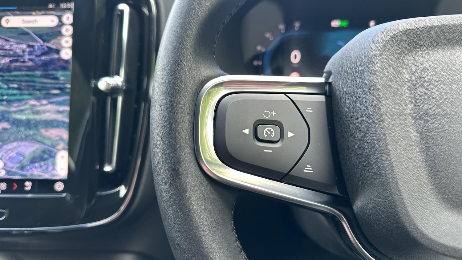 Used Volvo XC40 2025 for sale - 77040849: Photo 21