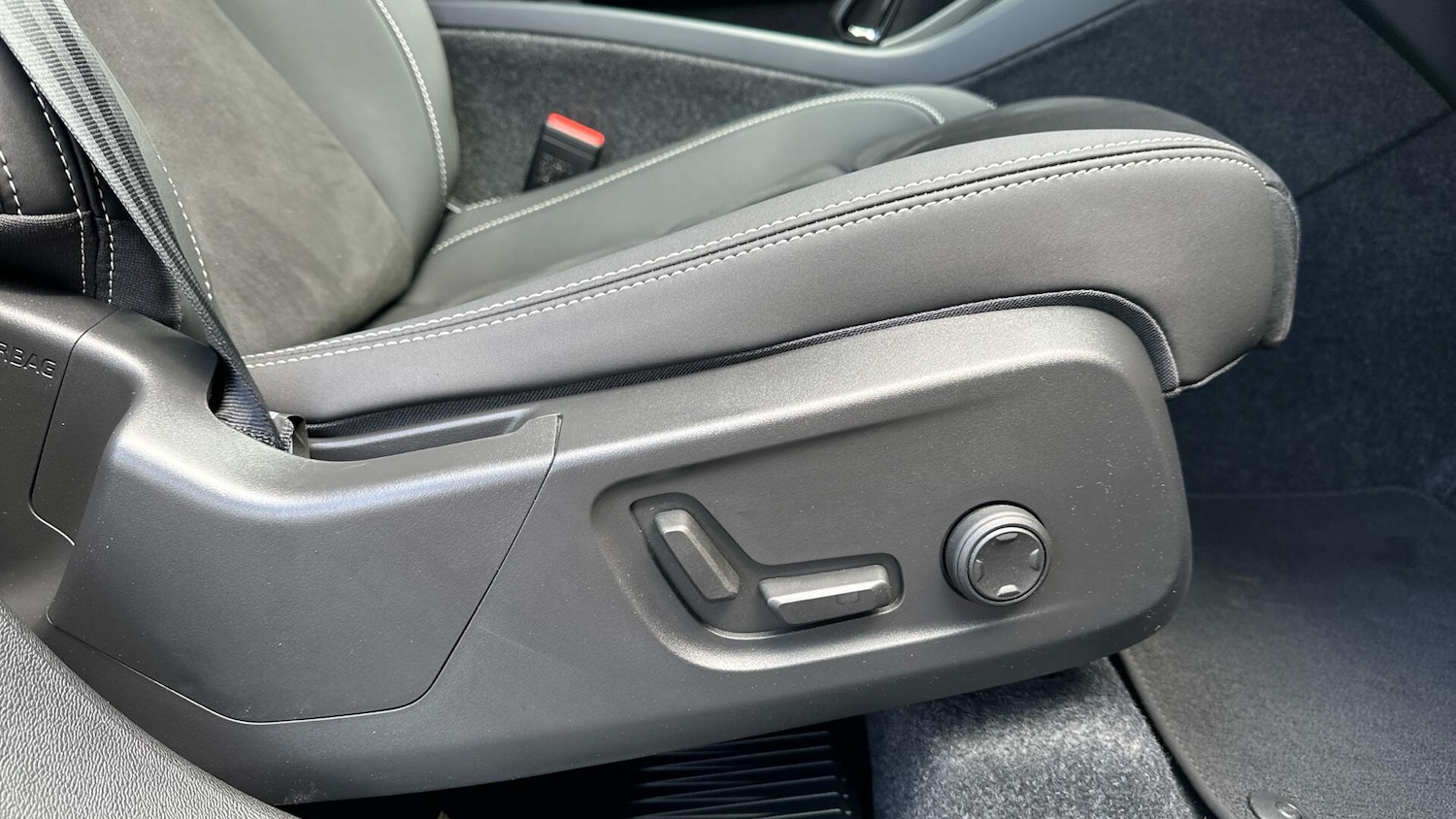 Used Volvo XC40 2025 for sale - 77040849: Photo 27